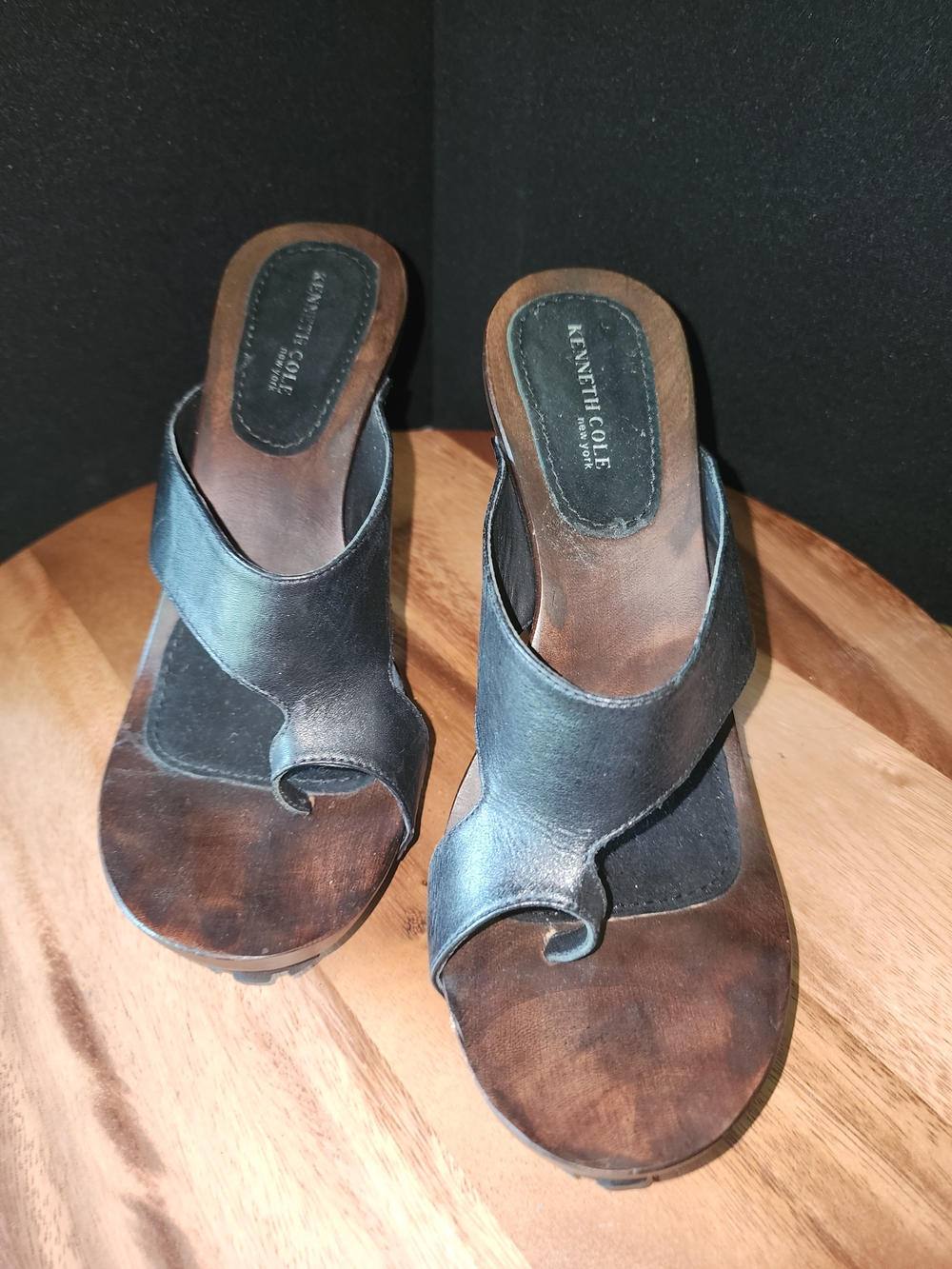 Kenneth Cole Black Leather Slide Mules with Toe Loop